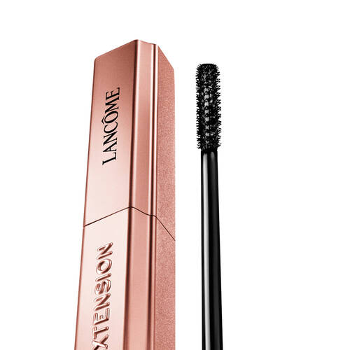 Снимка на спирала за мигли от Lancome с розово златиста туба и четка.