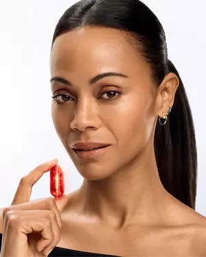 Зоуи Салдана за Longevity MD Lancome