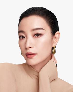 Ни Ни Визуален образ на красотата Lancome