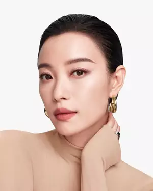 Ни Ни Визуален образ на красотата Lancome