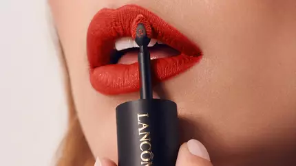 Течно червило за красота визуализация за Lancome