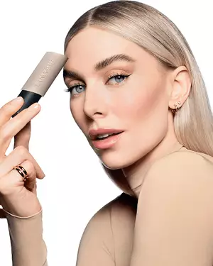Илюстрация за Lancome FAQ