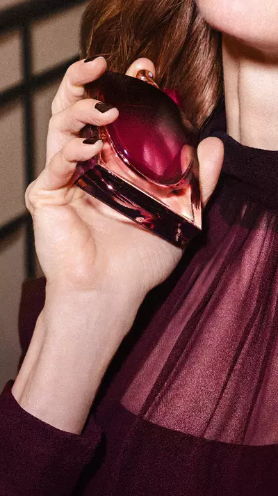 Илюстрация на парфюм с La vie est belle very cherry – Lancome